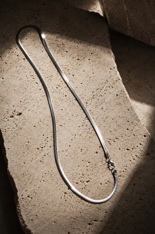 Averis Noble Necklace