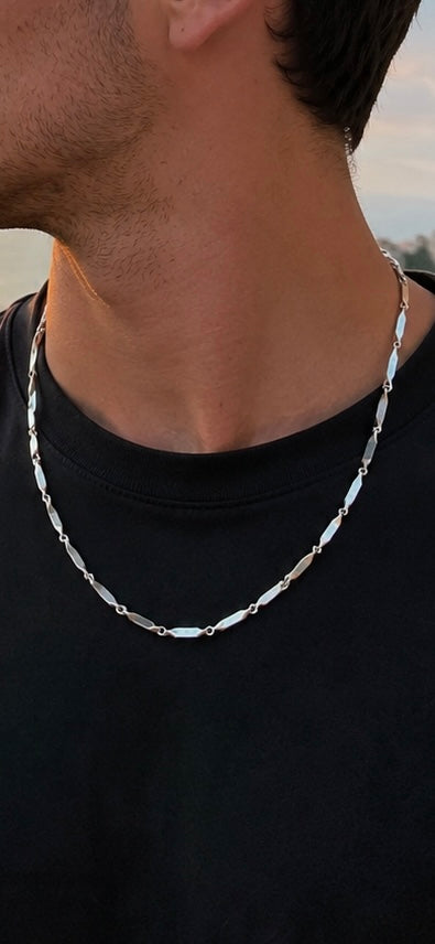 Averis Veyron Necklace